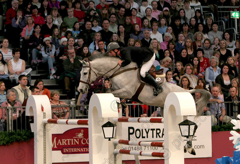 IMG 2503 
 Ryan Pater NED riding Vahagn de Lozana 
 Keywords: International Showjumping, horses, sport, horse competition, equine, show jumping