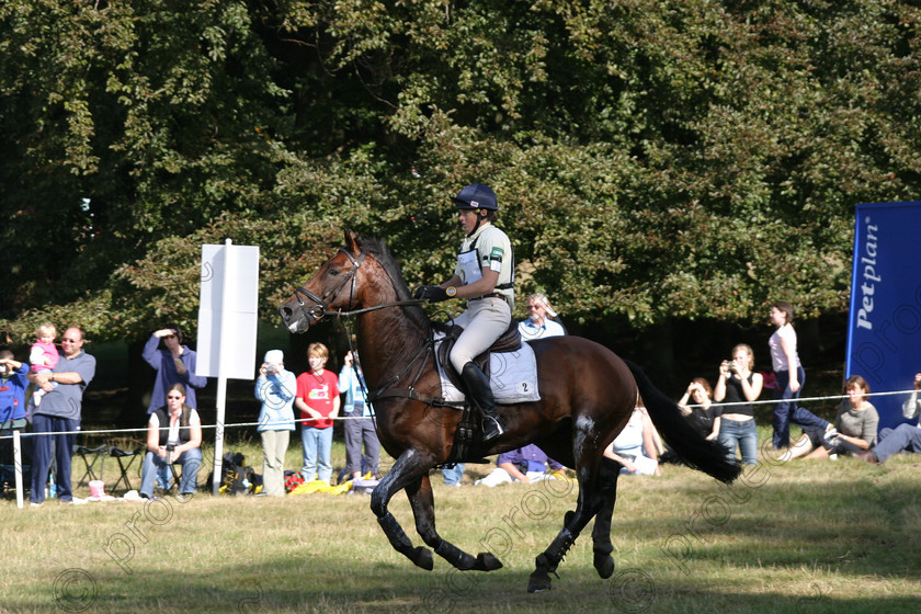 PF 3 V 
 Pippa Funnell riding Viceroy 2 
 Keywords: Eventing, horse, competition, equine, Trials, Hunter Trials