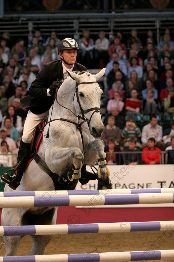 IMG 2464 
 Peder Fredricson SWE riding H & M Colleen 
 Keywords: International Showjumping, horses, sport, horse competition, equine, show jumping