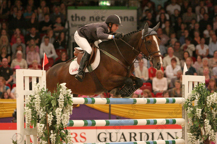 HOYS Press 2006 055 
 Laura Kraut USA riding Anthem 
 Keywords: International Showjumping, horses, sport, horse competition, equine, show jumping