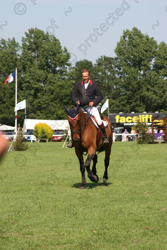 457 5776 
 William Funnell riding Cortoflex Mondriaan. The WINNER of the 2006 Hickstead DFS Derby 
 Keywords: International Show Jumping, horses, equine, Hickstead, showjumping, sport, horse competition