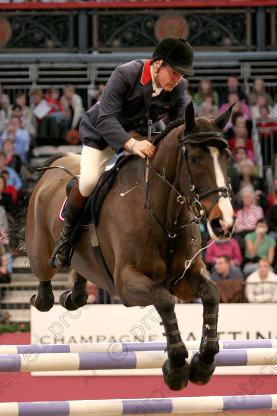 IMG 2519 
 Robert Whitaker riding Le Croix 9 
 Keywords: International Showjumping, horses, sport, horse competition, equine, show jumping