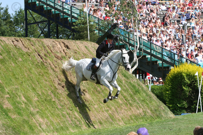 457 5728 
 John Whitaker riding Lacktic 2 
 Keywords: International Show Jumping, horses, equine, Hickstead, showjumping, sport, horse competition